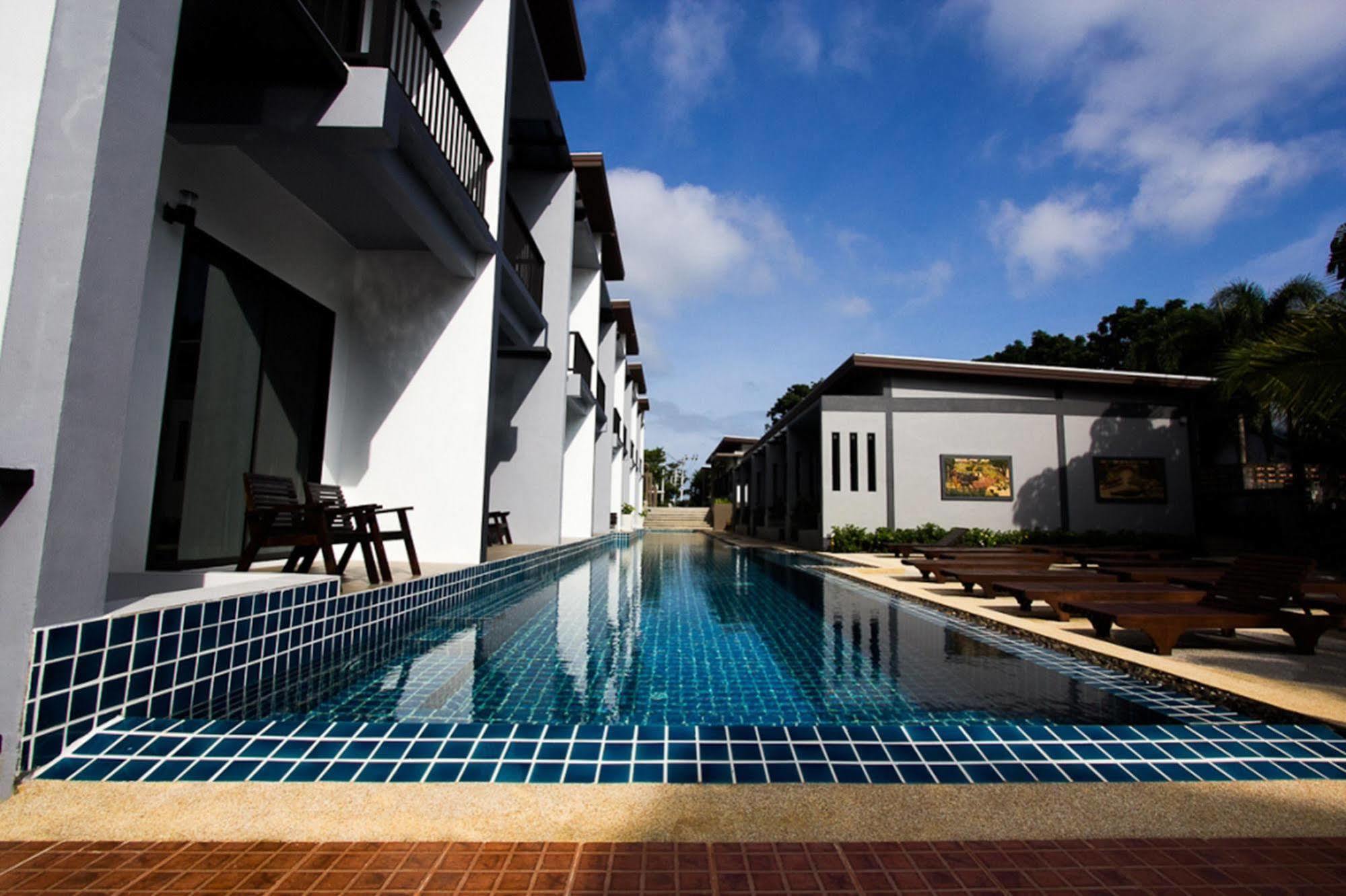 Alphabeto Resort Nai Harn Eksteriør billede
